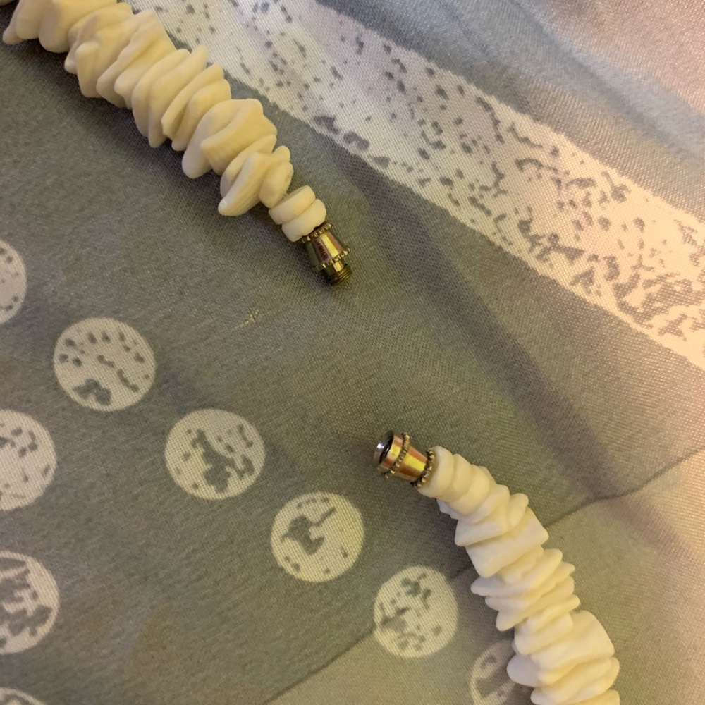 Shell necklace - Picture 2 of 2